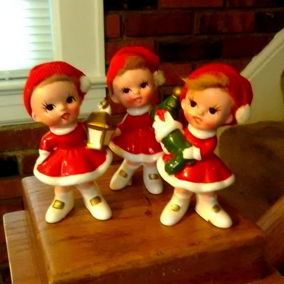 Napcoware Other - Girls in Red Figurines/3